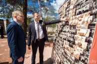 В Могилеве собрали панно из 500 снимков ветеранов и участников войны — их предоставили близкие героев