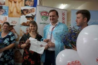 Падары немаўляці вышыванку