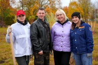 Молодёжь сажает будущее: два дерева — одна забота!