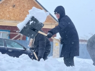 «Эстафета добра»: как волонтёры БРСМ согревают сердца в лютый мороз